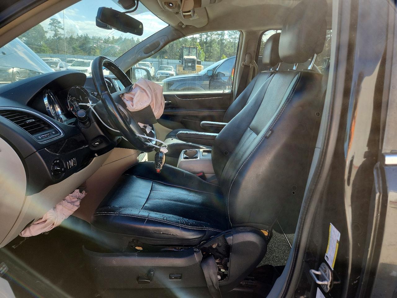 2011 CHRYSLER TOWN & COUNTRY TOURING L photo 13