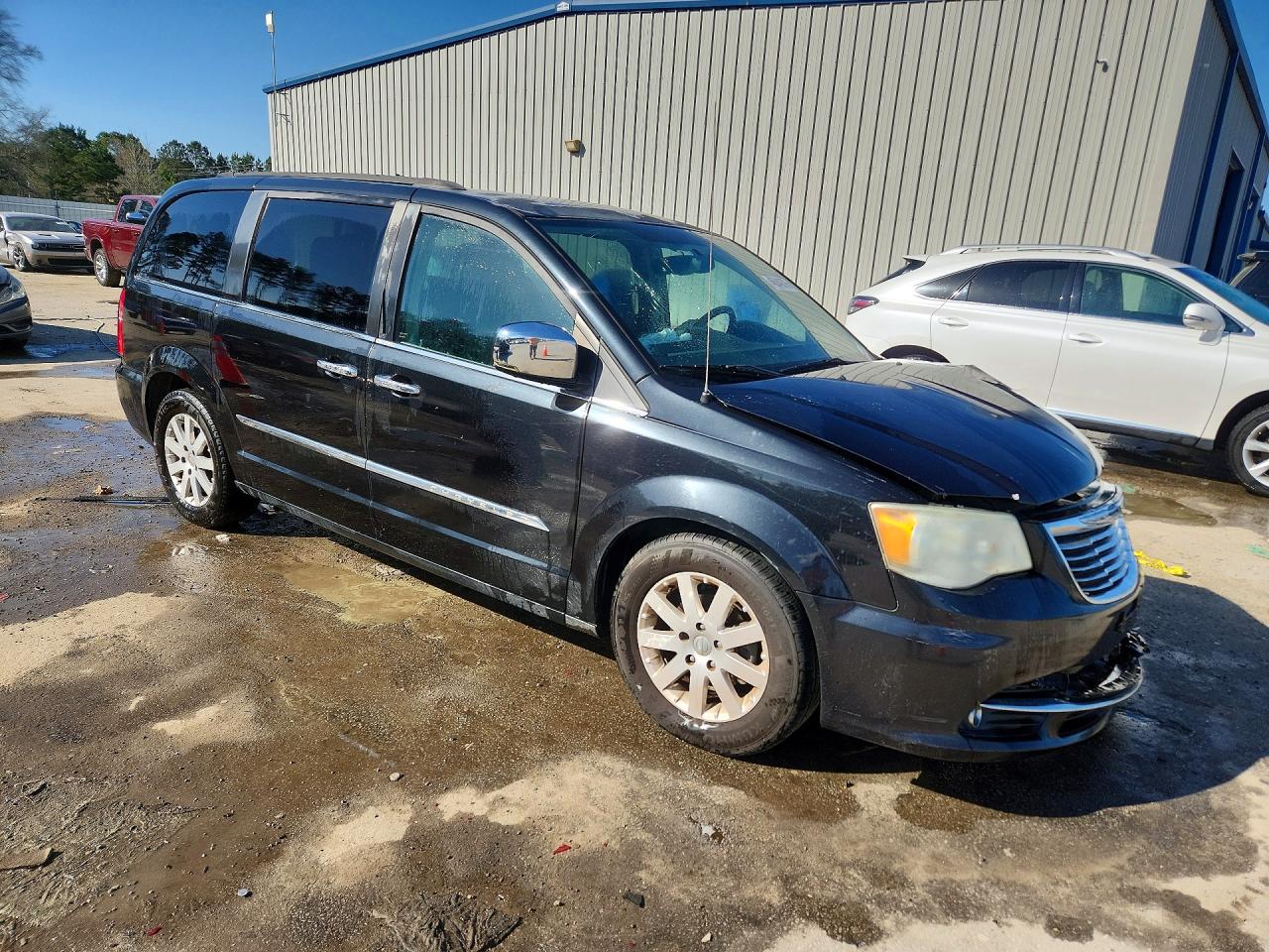 2011 CHRYSLER TOWN & COUNTRY TOURING L photo 7