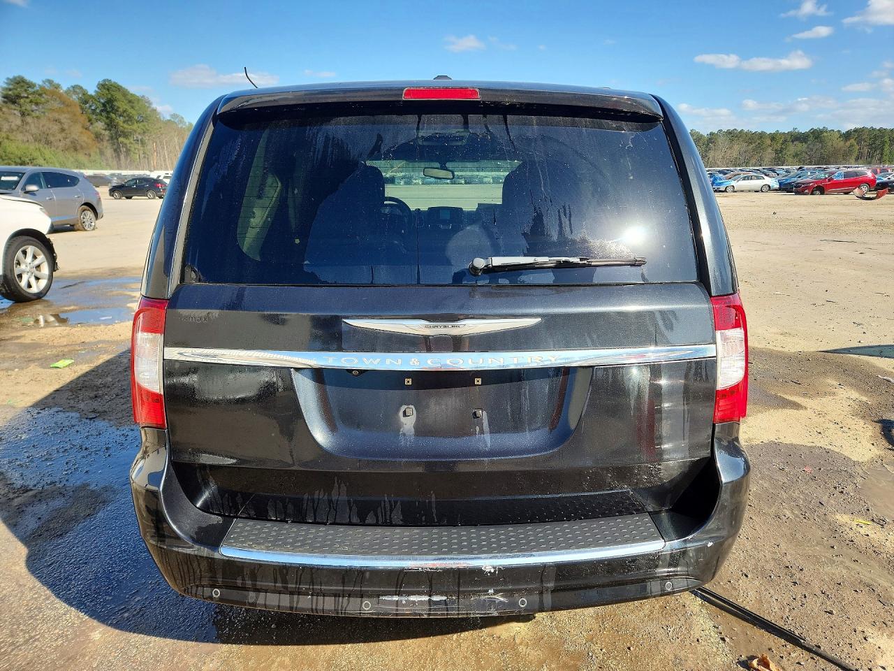 2011 CHRYSLER TOWN & COUNTRY TOURING L photo 11