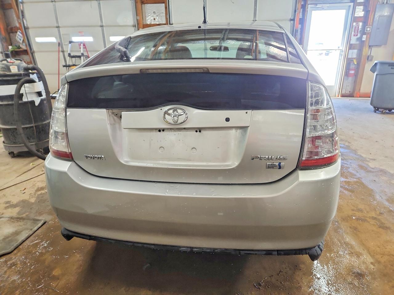 2007 TOYOTA PRIUS BASE photo 6