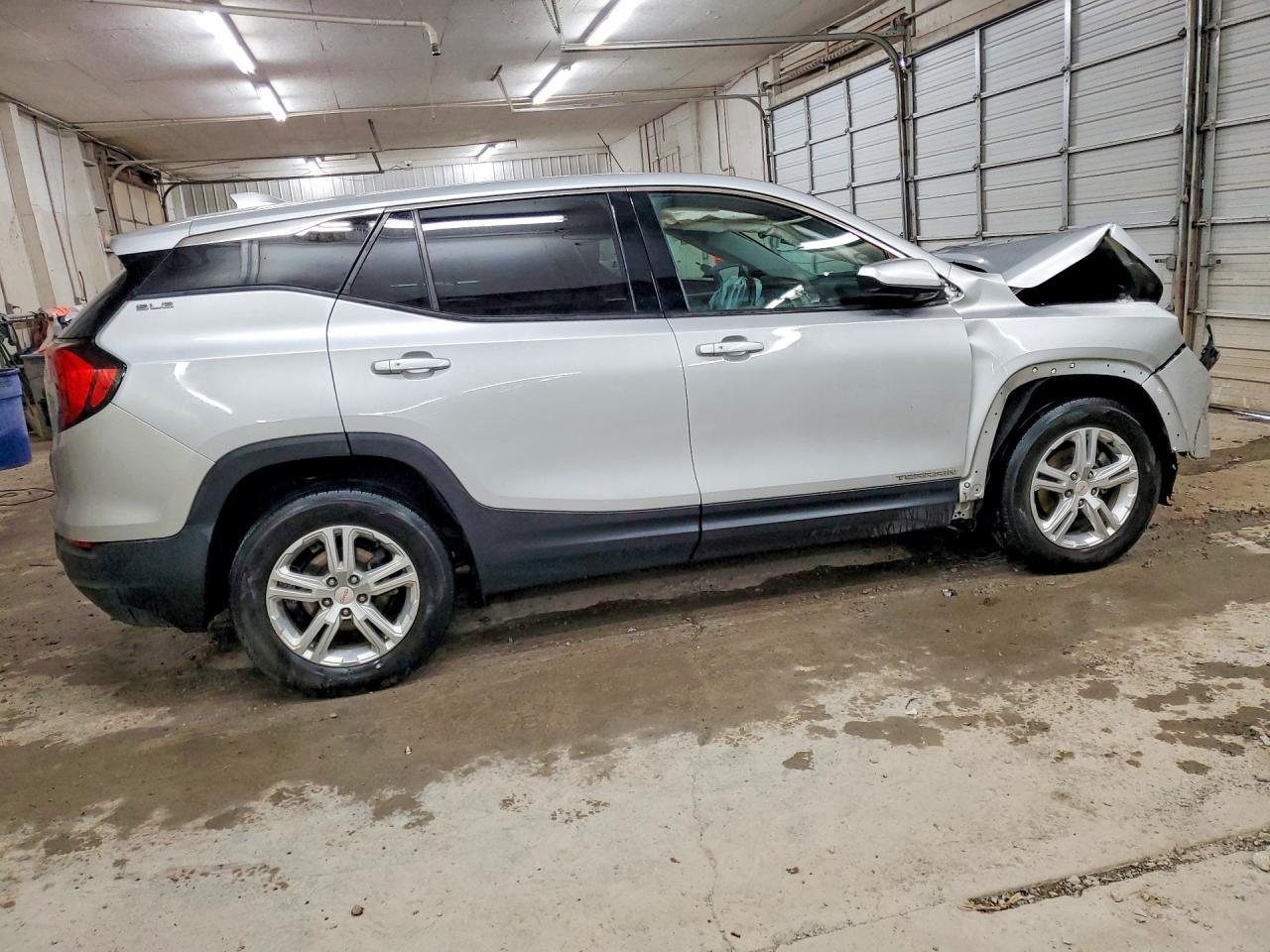 2018 GMC TERRAIN SLE photo 5