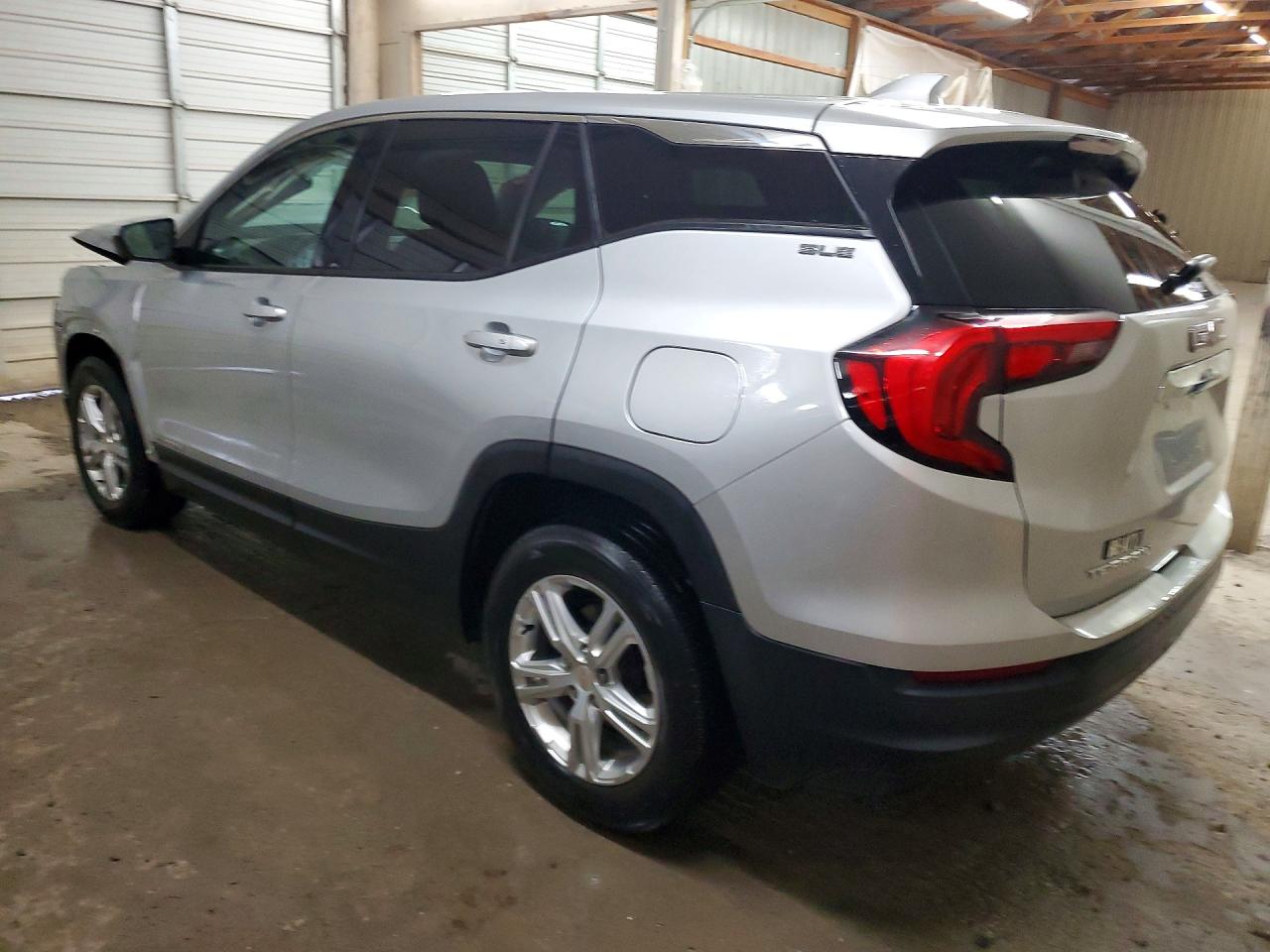 2018 GMC TERRAIN SLE photo 3