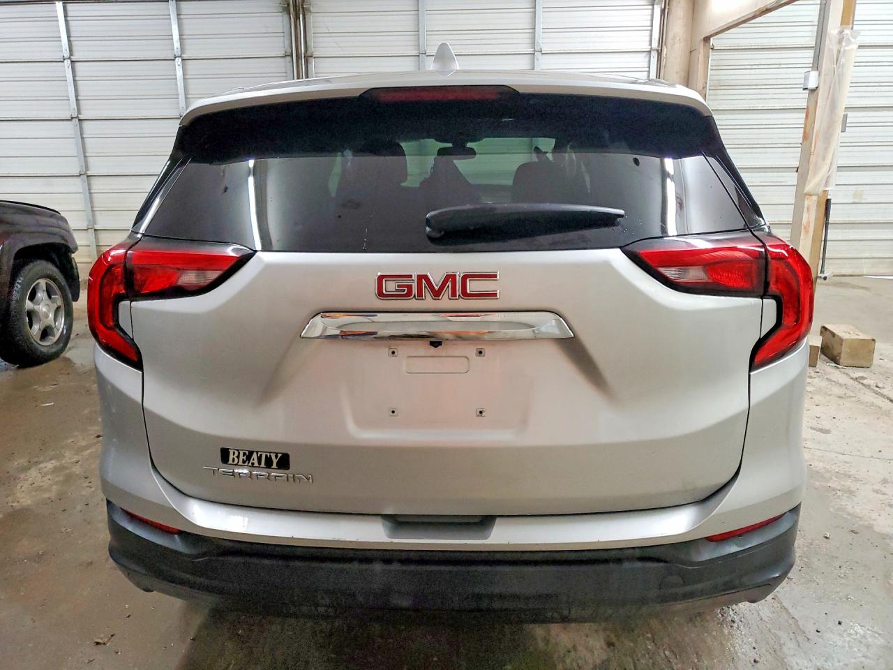 2018 GMC TERRAIN SLE photo 11