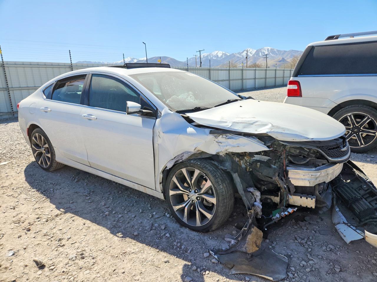 2015 CHRYSLER 200 C photo 4