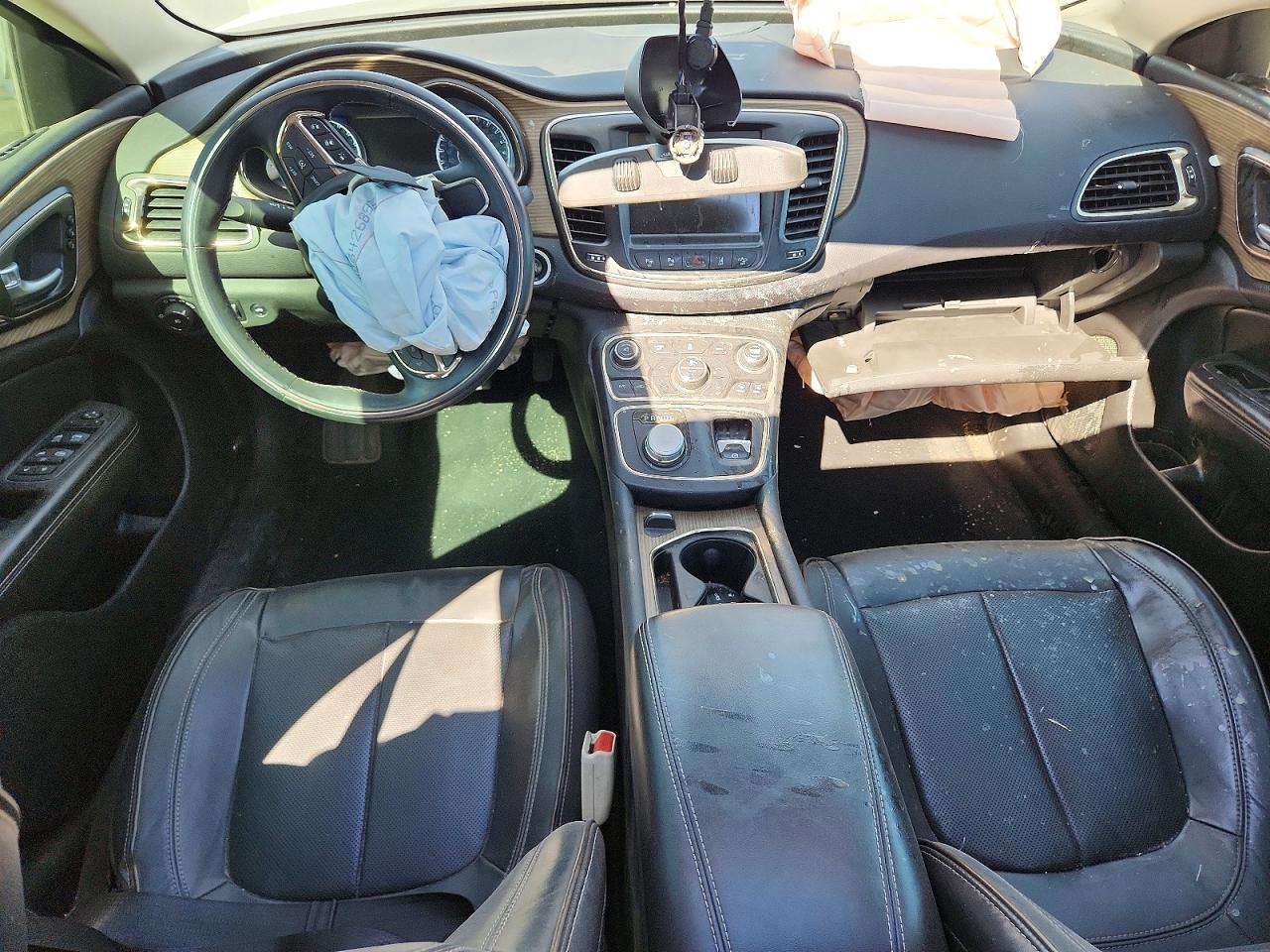 2015 CHRYSLER 200 C photo 8