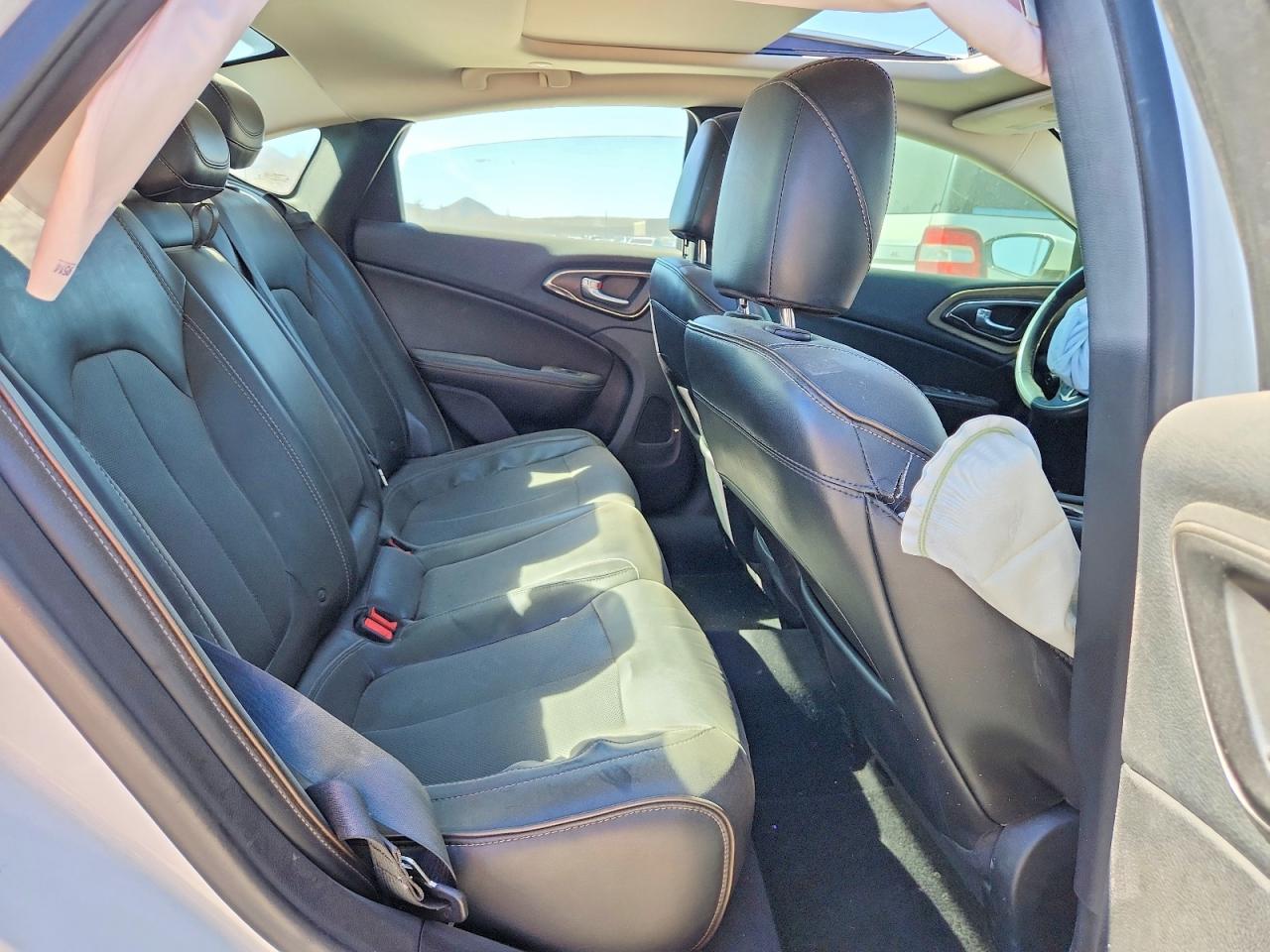 2015 CHRYSLER 200 C photo 10