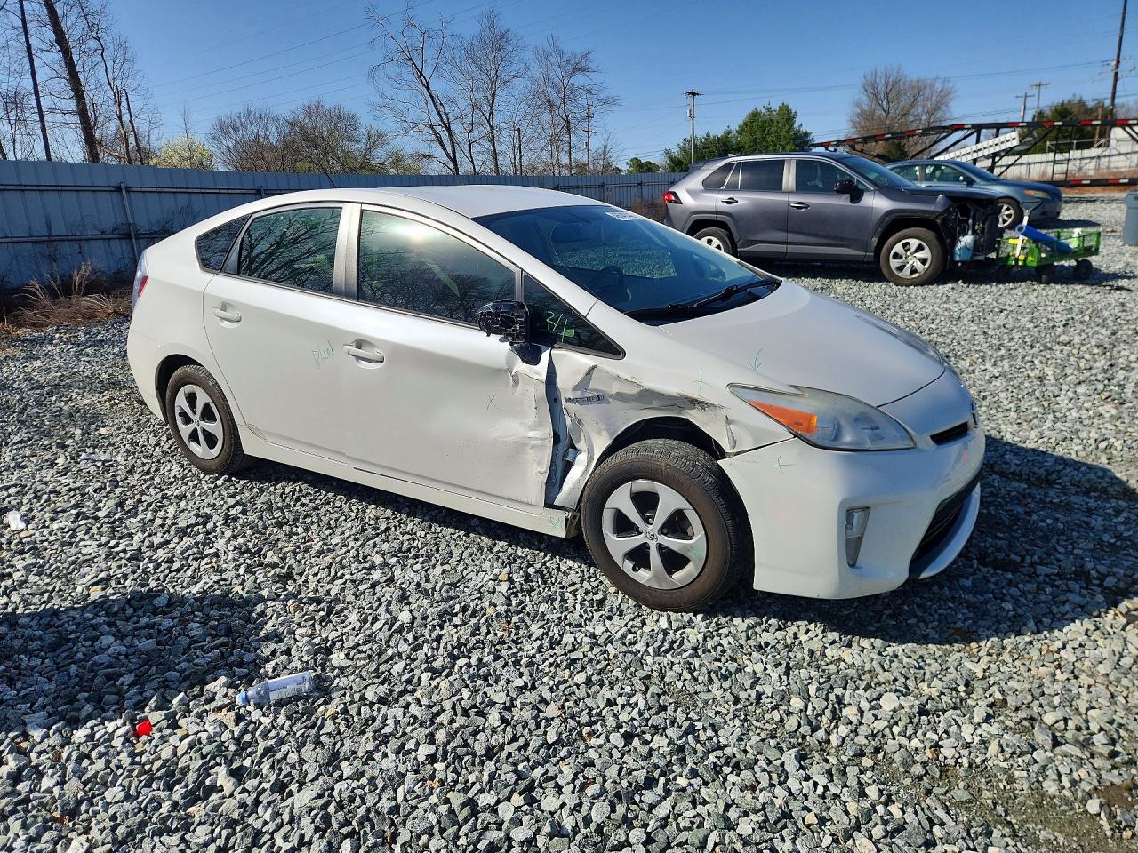 2013 TOYOTA PRIUS FOUR photo 4