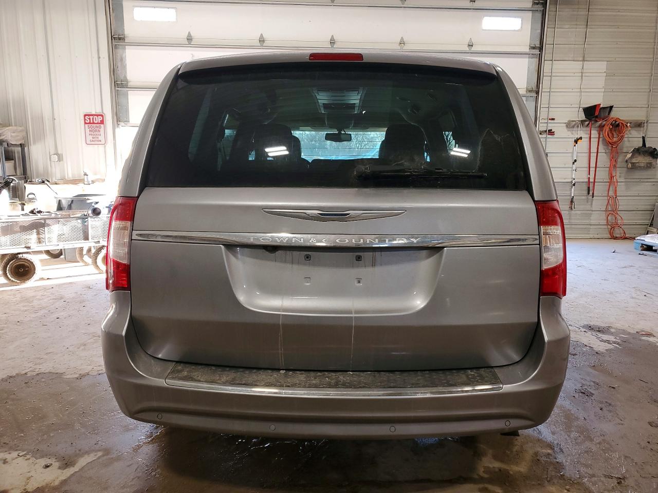 2015 CHRYSLER TOWN & COUNTRY TOURING L photo 11