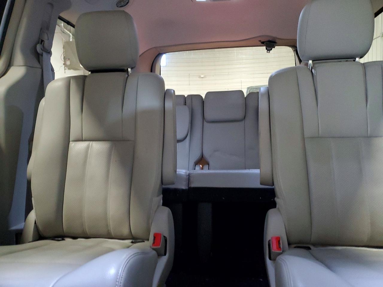 2015 CHRYSLER TOWN & COUNTRY TOURING L photo 19