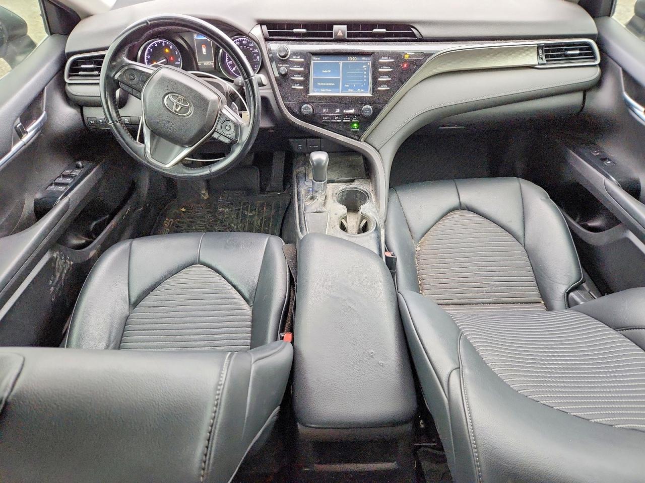 2019 TOYOTA CAMRY SE photo 22