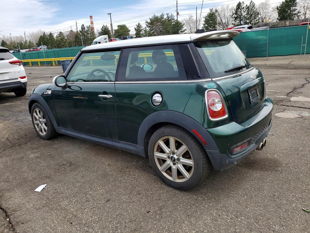 2011 MINI COOPER S photo 2