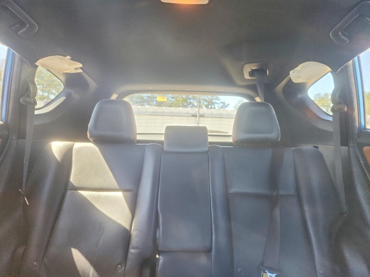 2017 TOYOTA RAV4 SE photo 19