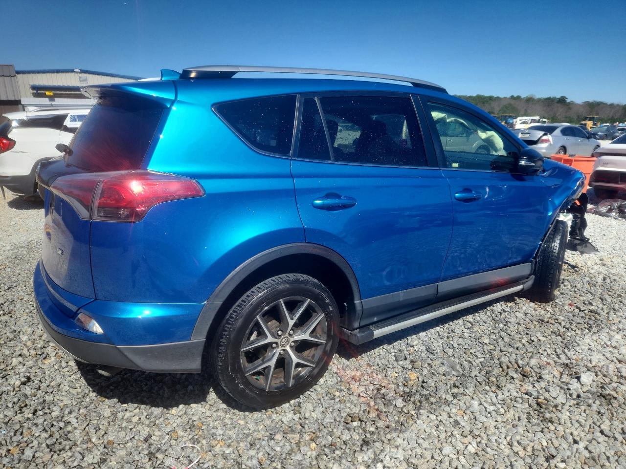 2017 TOYOTA RAV4 SE photo 5