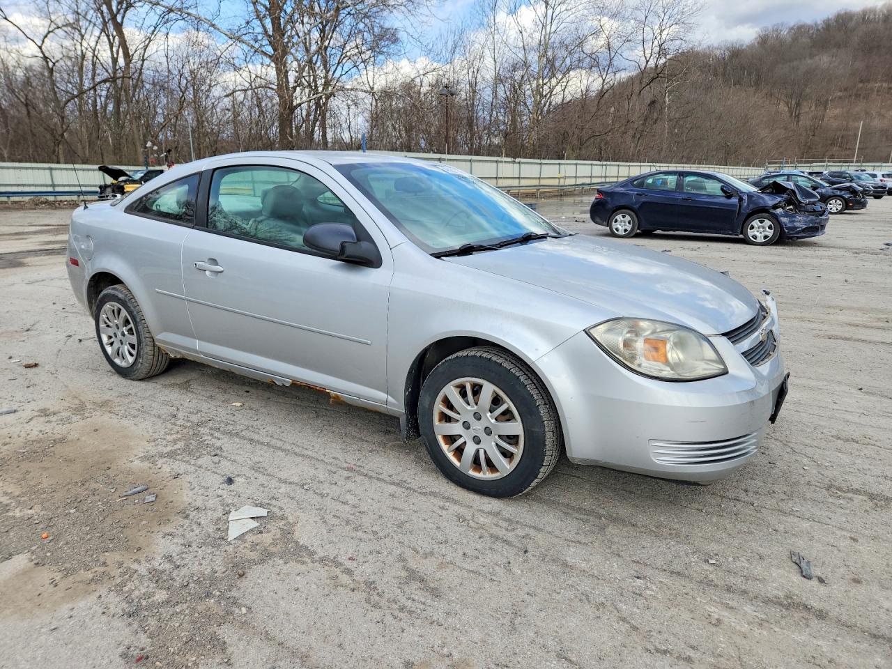 2010 CHEVROLET COBALT LS photo 4
