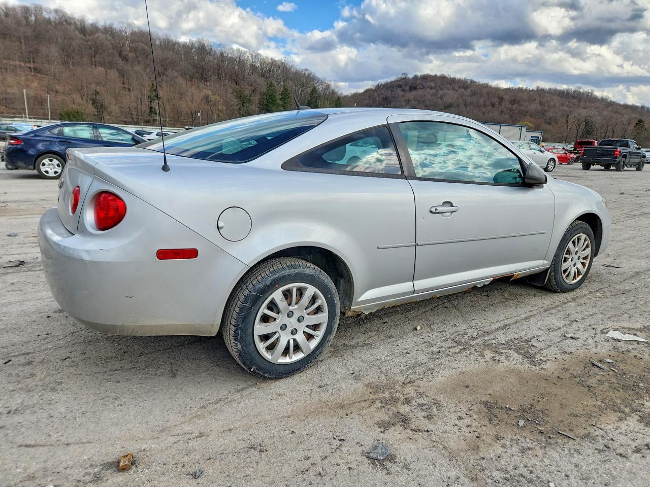 2010 CHEVROLET COBALT LS photo 3