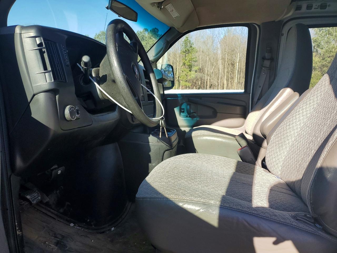 2014 GMC SAVANA G2500 DELIVERY VAN photo 7