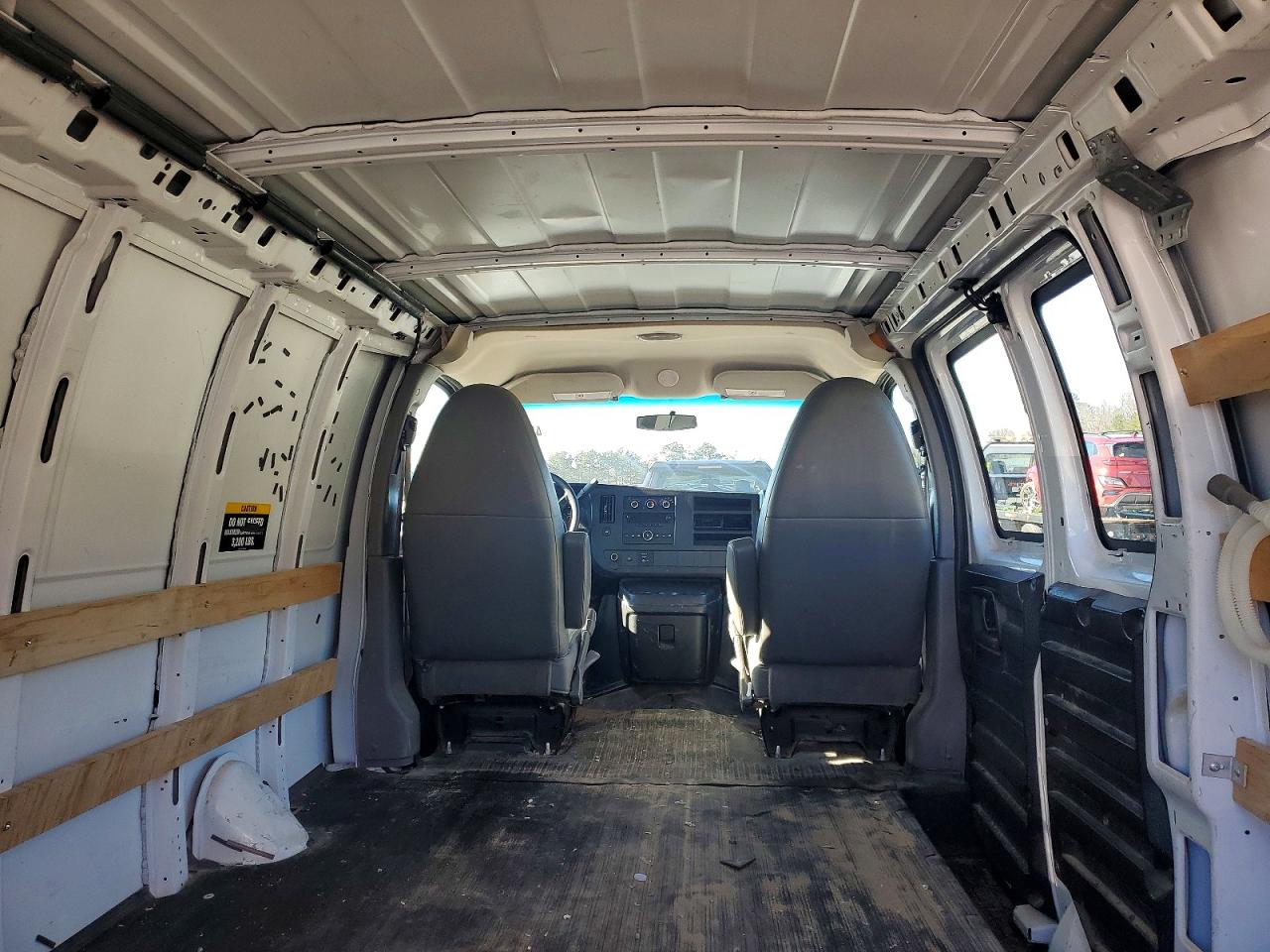 2014 GMC SAVANA G2500 DELIVERY VAN photo 10