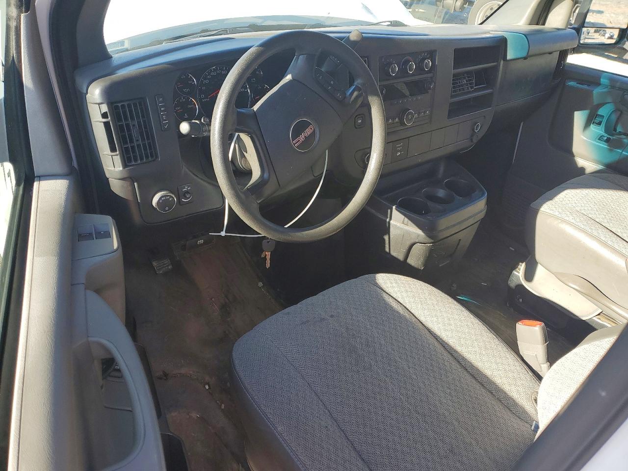 2014 GMC SAVANA G2500 DELIVERY VAN photo 8