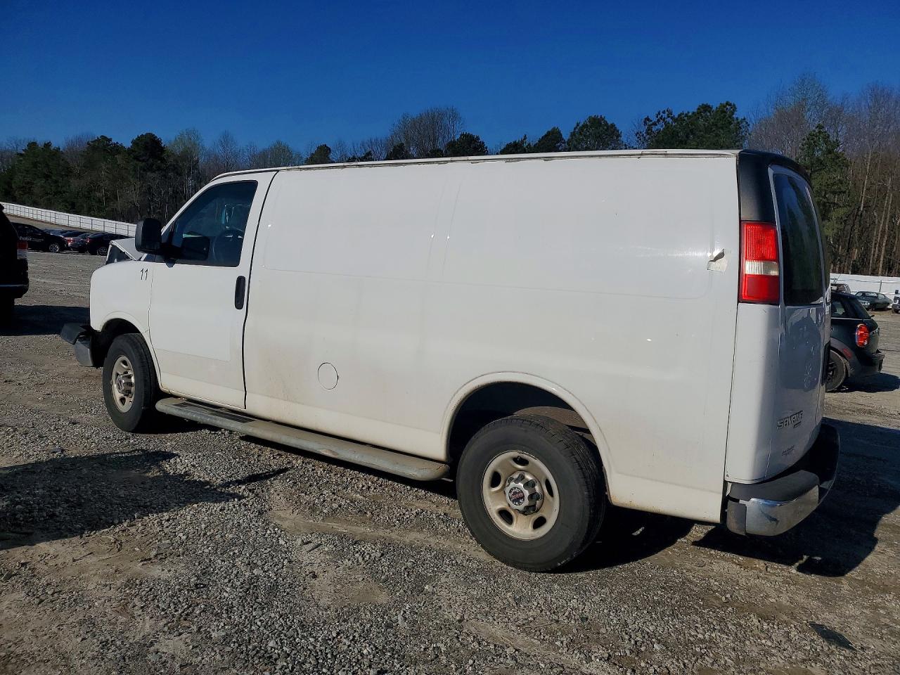 2014 GMC SAVANA G2500 DELIVERY VAN photo 2