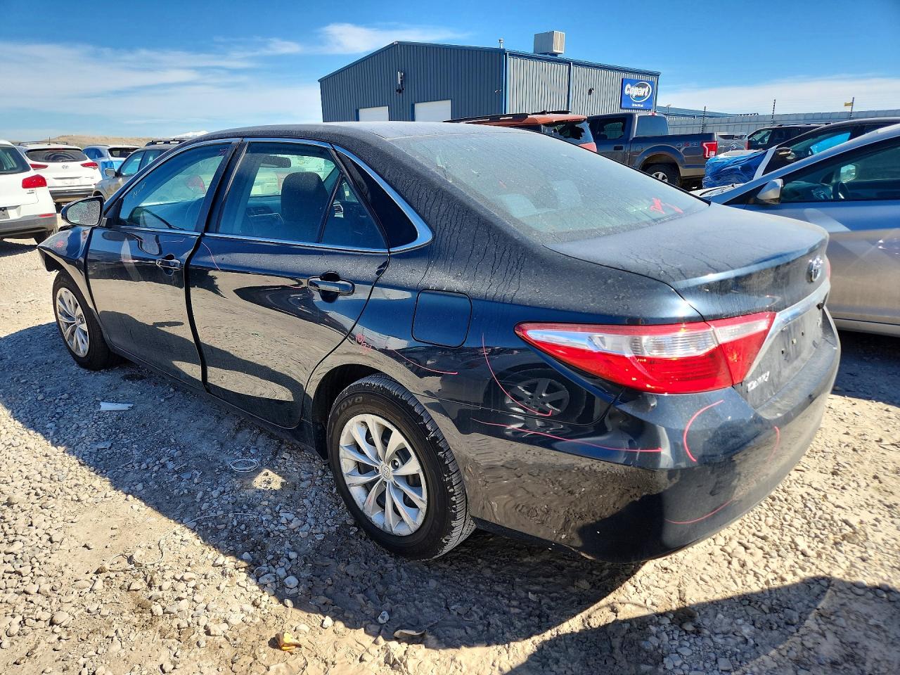 2017 TOYOTA CAMRY LE photo 2
