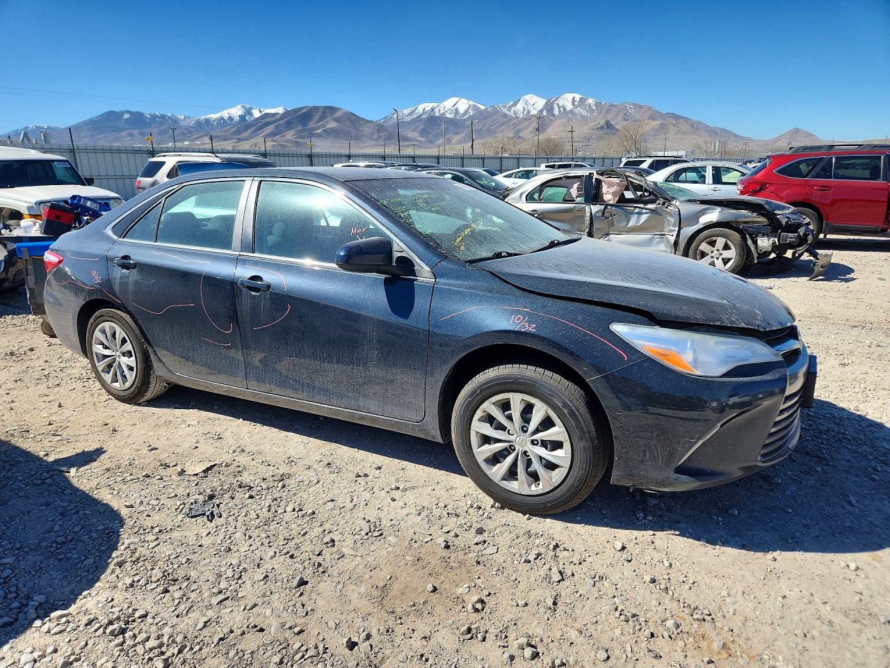 2017 TOYOTA CAMRY LE photo 4