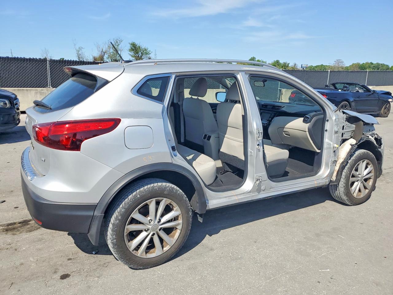 2018 NISSAN ROGUE SPORT SV photo 5