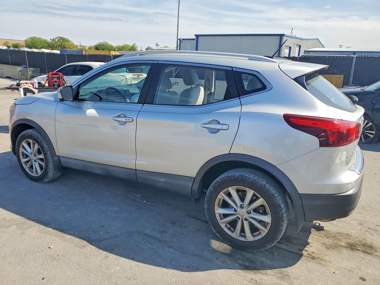 2018 NISSAN ROGUE SPORT SV photo 3