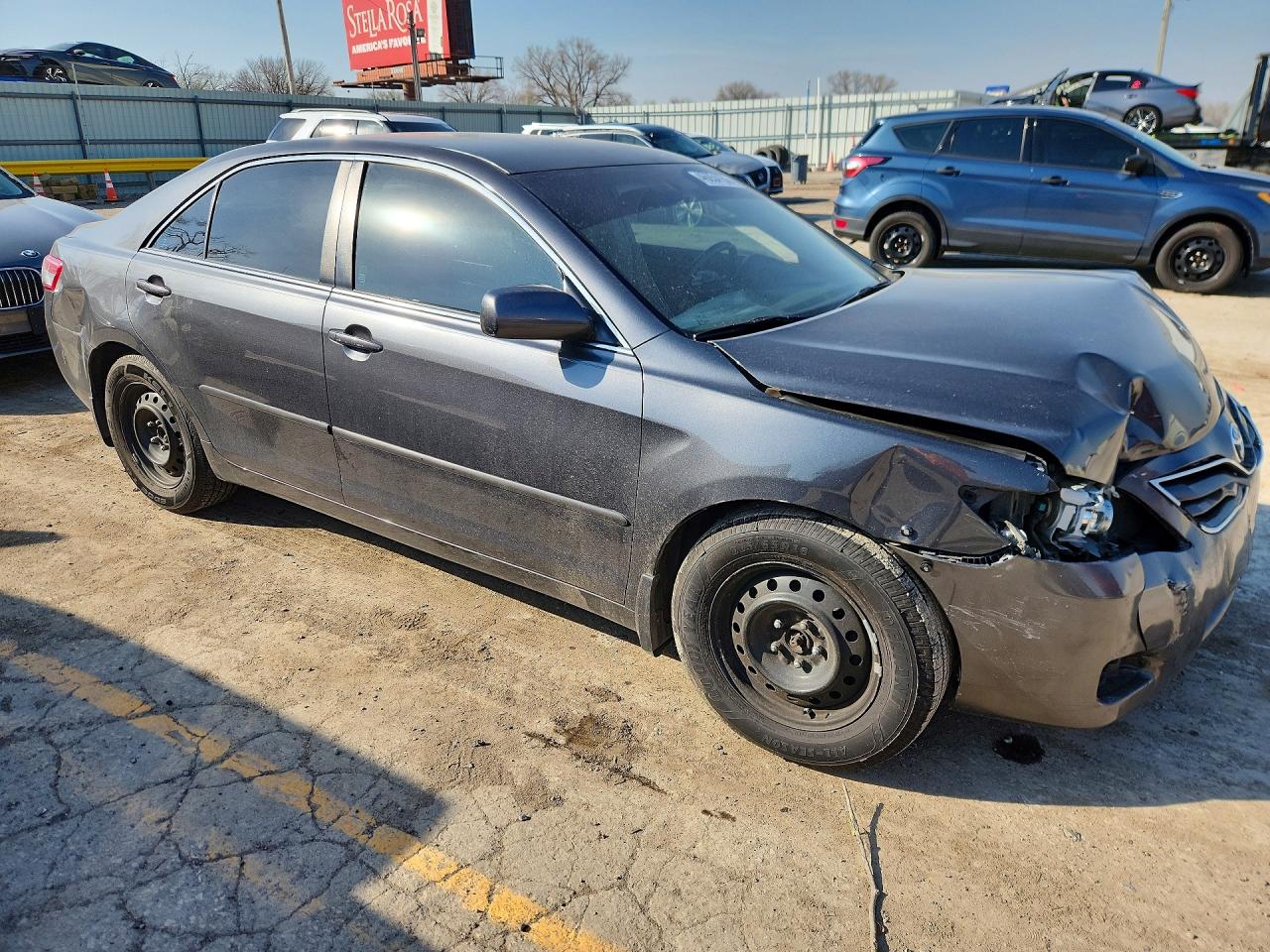 2010 TOYOTA CAMRY LE photo 4