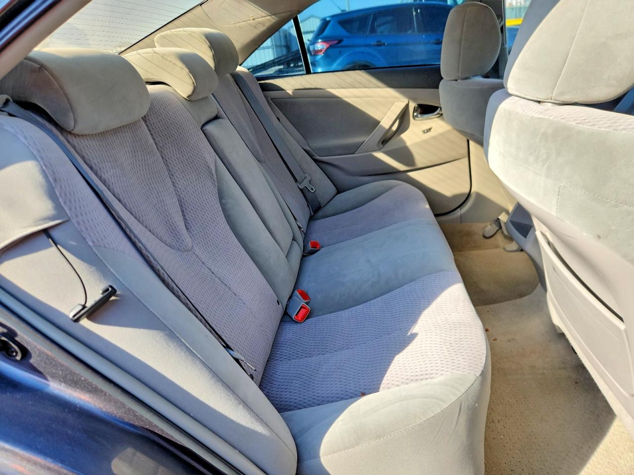 2010 TOYOTA CAMRY LE photo 10