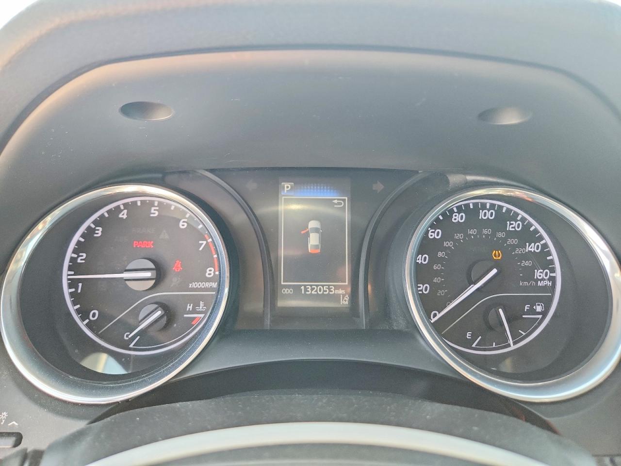 2019 TOYOTA CAMRY SE photo 17