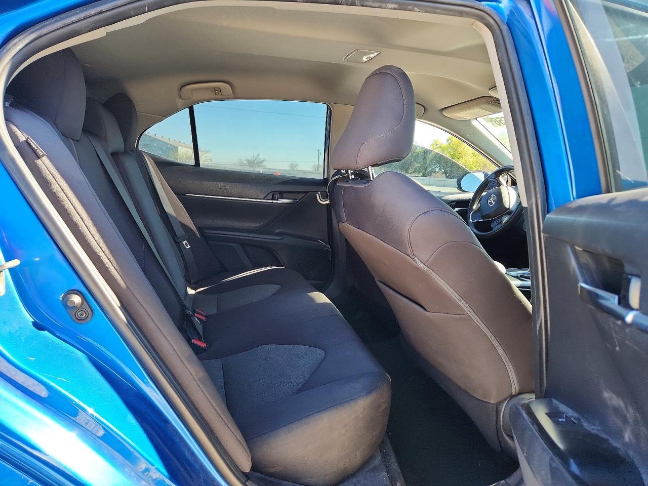 2020 TOYOTA CAMRY LE photo 19