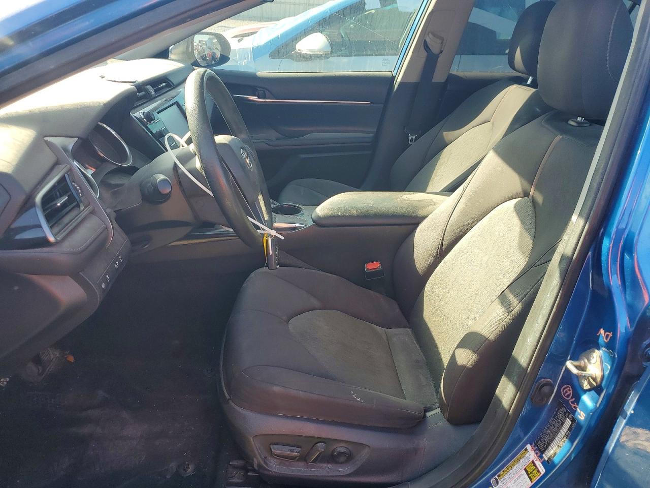 2020 TOYOTA CAMRY LE photo 13