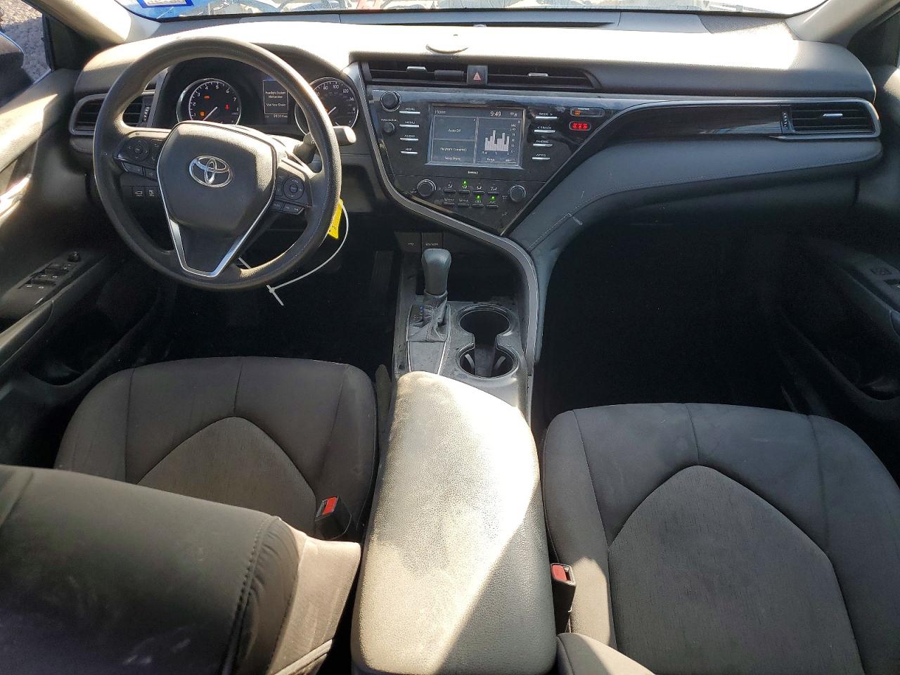 2020 TOYOTA CAMRY LE photo 15