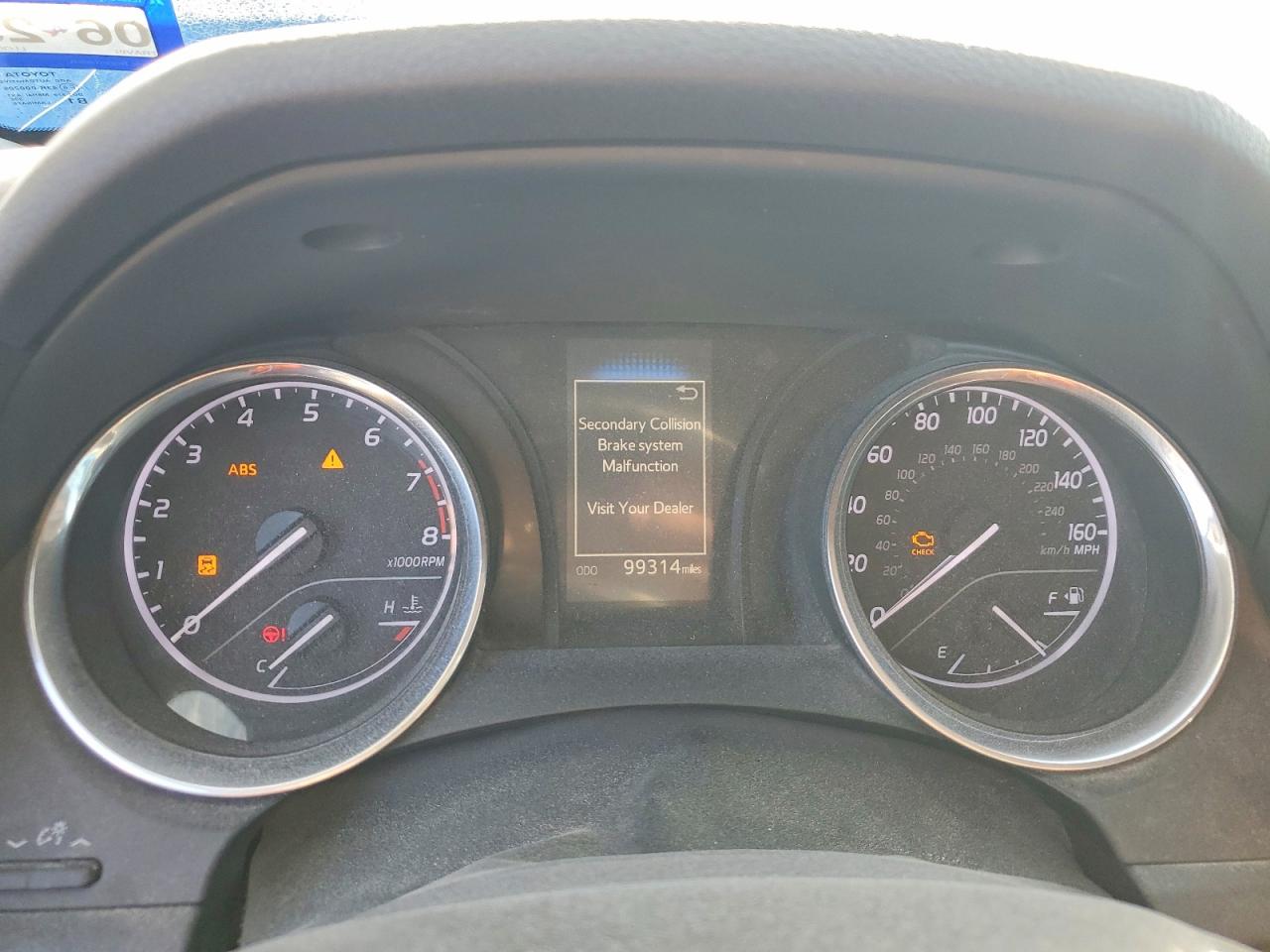 2020 TOYOTA CAMRY LE photo 17