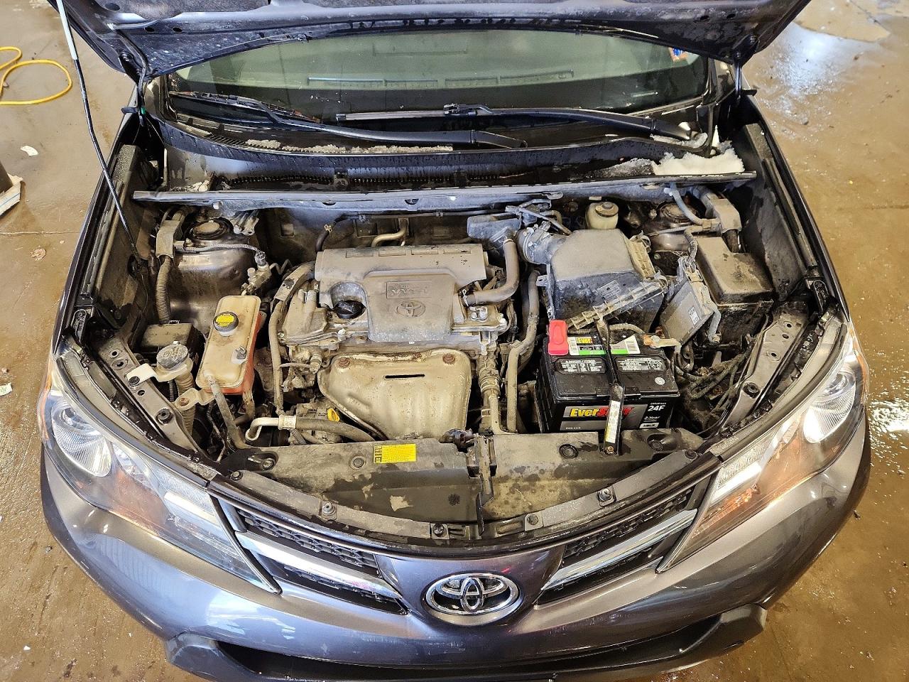 2013 TOYOTA RAV4 XLE photo 23