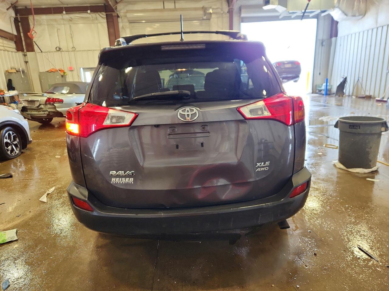 2013 TOYOTA RAV4 XLE photo 11