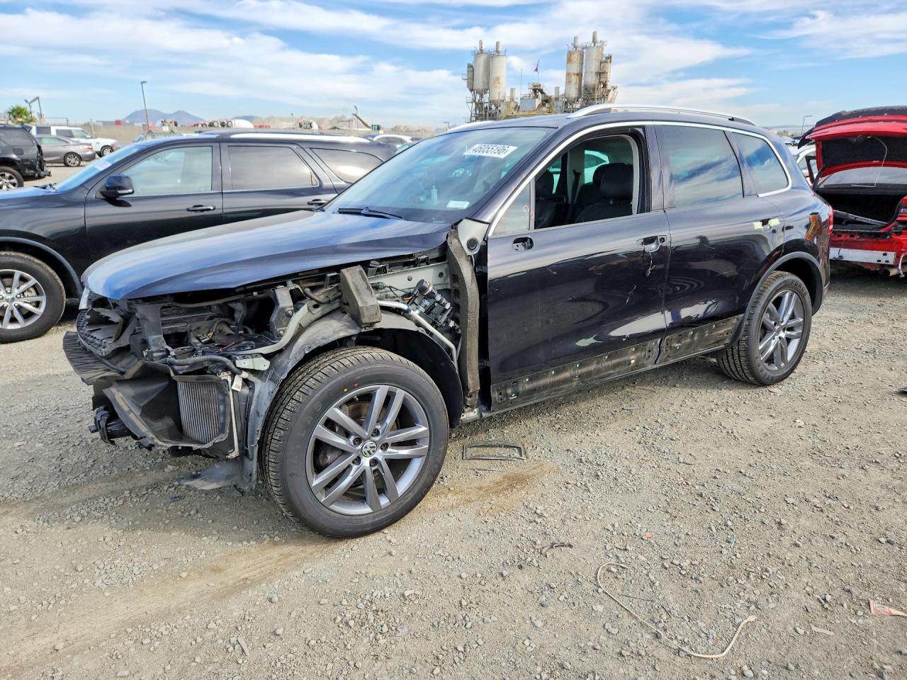 2015 VOLKSWAGEN TOUAREG