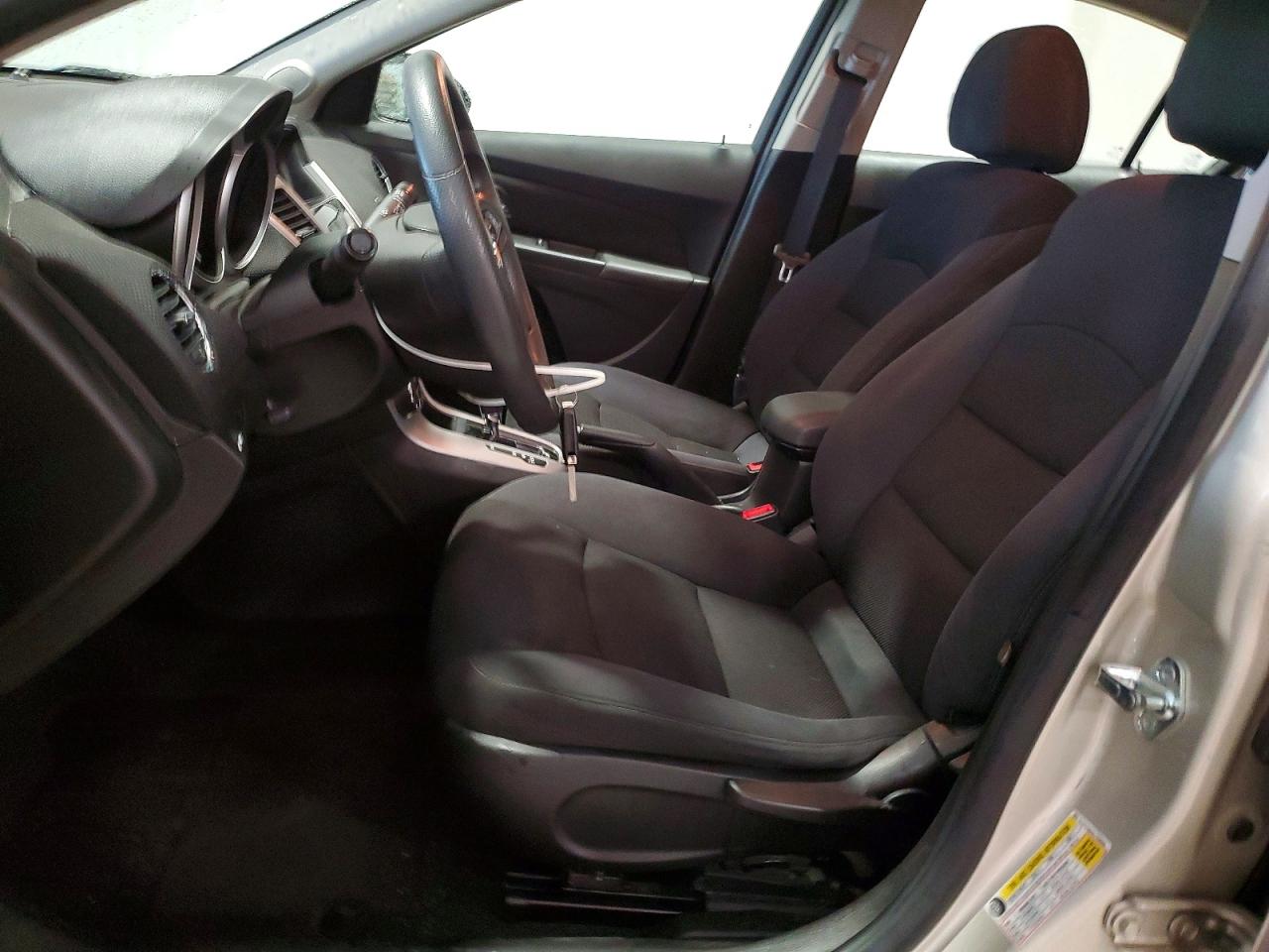 2016 CHEVROLET CRUZE photo 19
