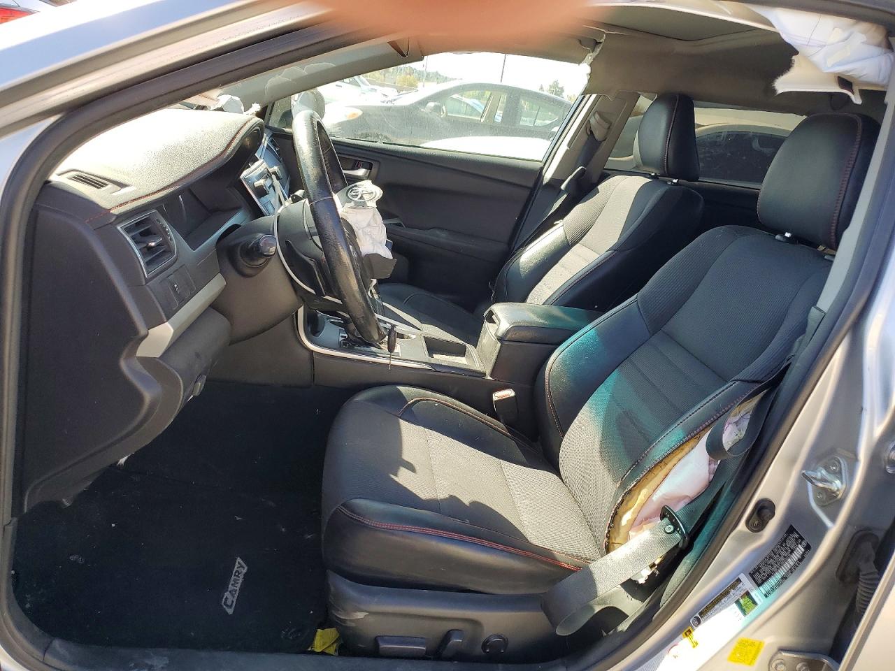 2017 TOYOTA CAMRY photo 19