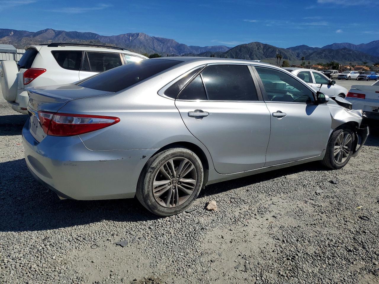 2017 TOYOTA CAMRY photo 7