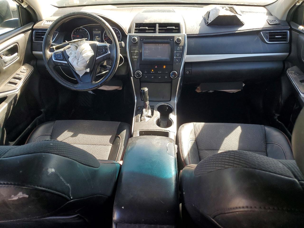 2017 TOYOTA CAMRY photo 22