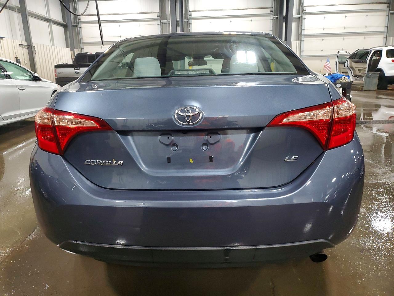 2018 TOYOTA COROLLA LE photo 11