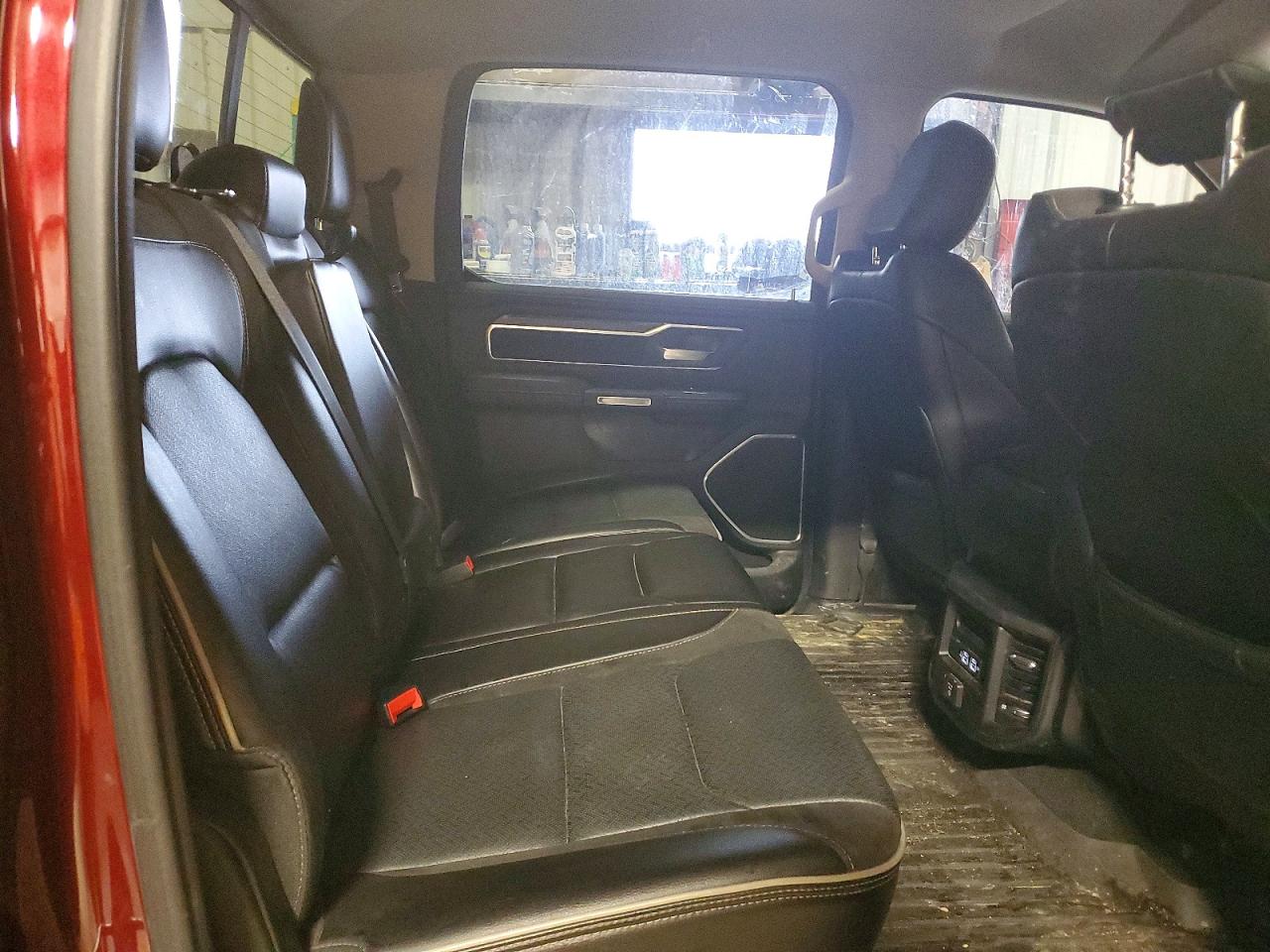 2019 RAM 1500 LARAMIE photo 19