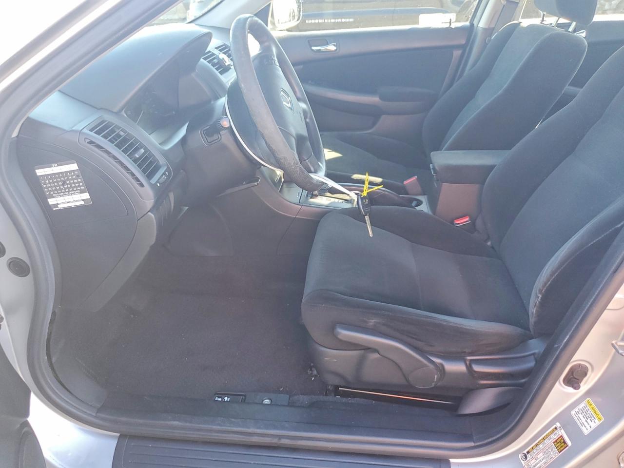 2007 HONDA ACCORD LX photo 13
