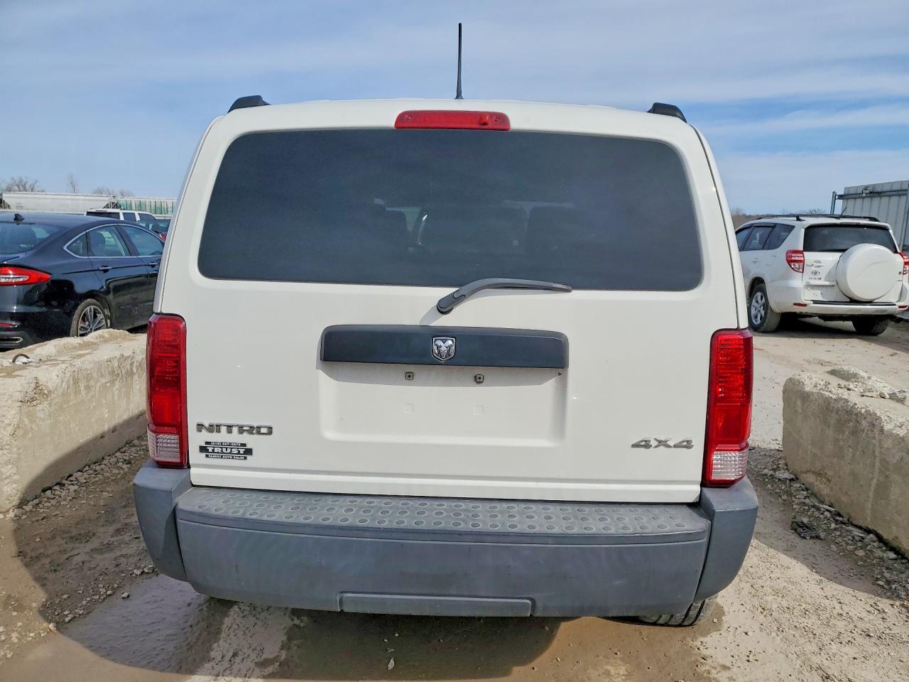 2007 DODGE NITRO SXT photo 6