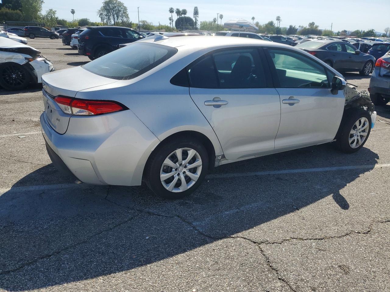 2024 TOYOTA COROLLA LE photo 5