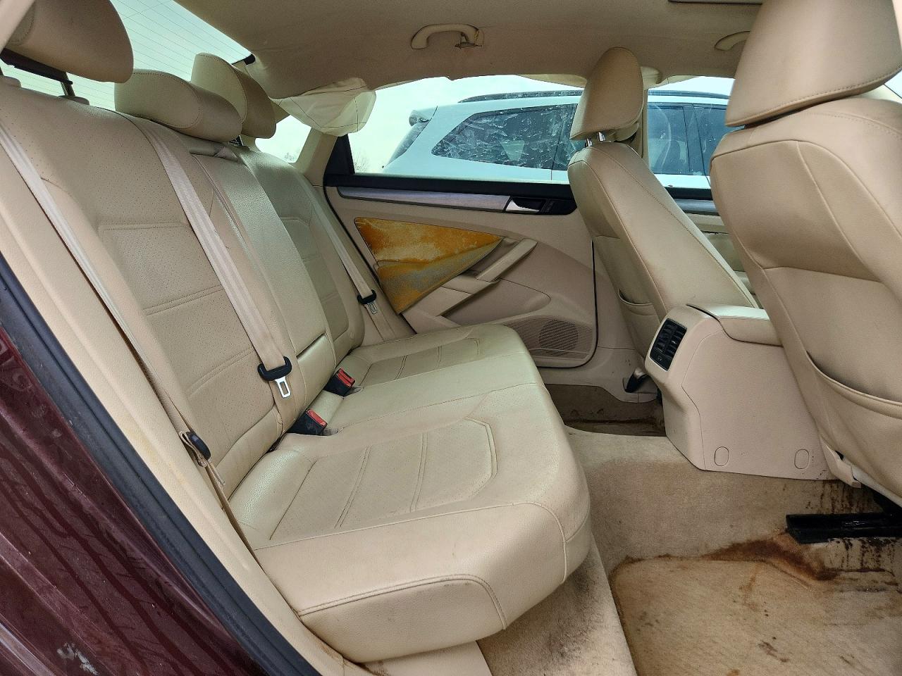 2014 VOLKSWAGEN PASSAT SE photo 19