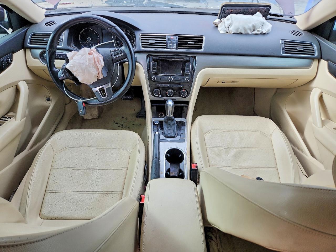 2014 VOLKSWAGEN PASSAT SE photo 15