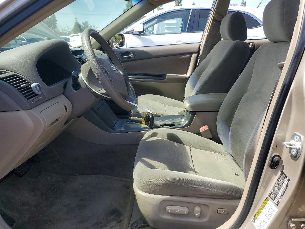 2005 TOYOTA CAMRY LE photo 7
