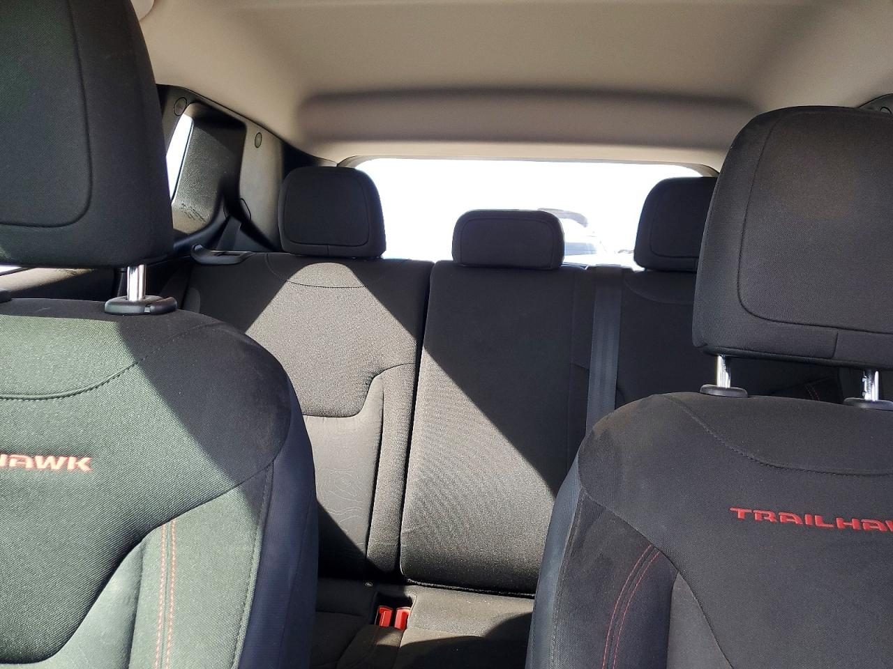 2017 JEEP RENEGADE TRAILHAWK photo 28